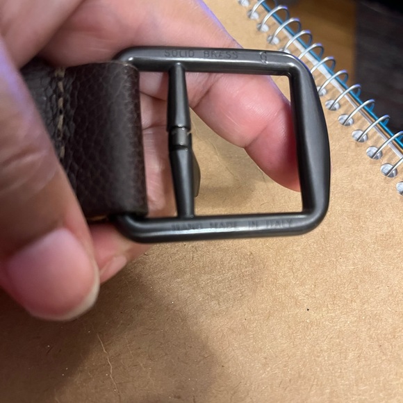 Men’s Designer Belt Marked Made In Italy Solid Brass Buckle Size 35 Browns Black - Picture 8 of 10